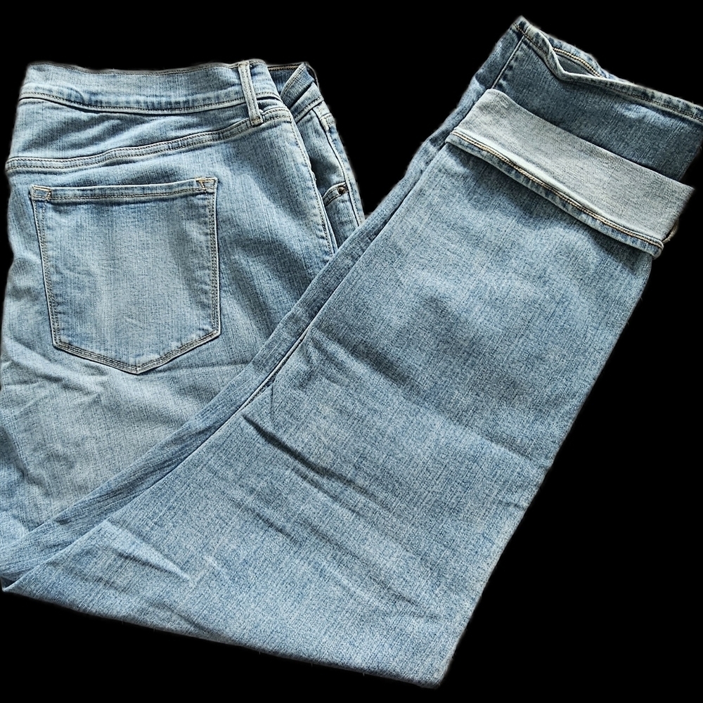 Old Navy Light Blue Straight Leg Jeans Size 18